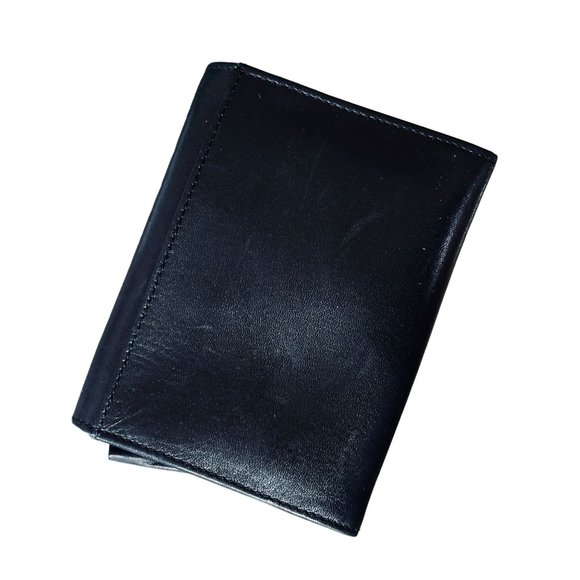 The Sak Black Soft Leather Small Wallet with zippered inside pocket - Picture 2 of 5